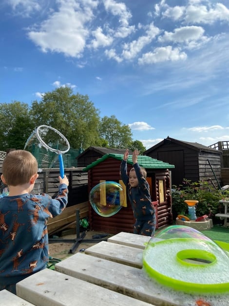 The Ultimate Gift Guide: Best Outdoor Toys for Kids in Summer 2025